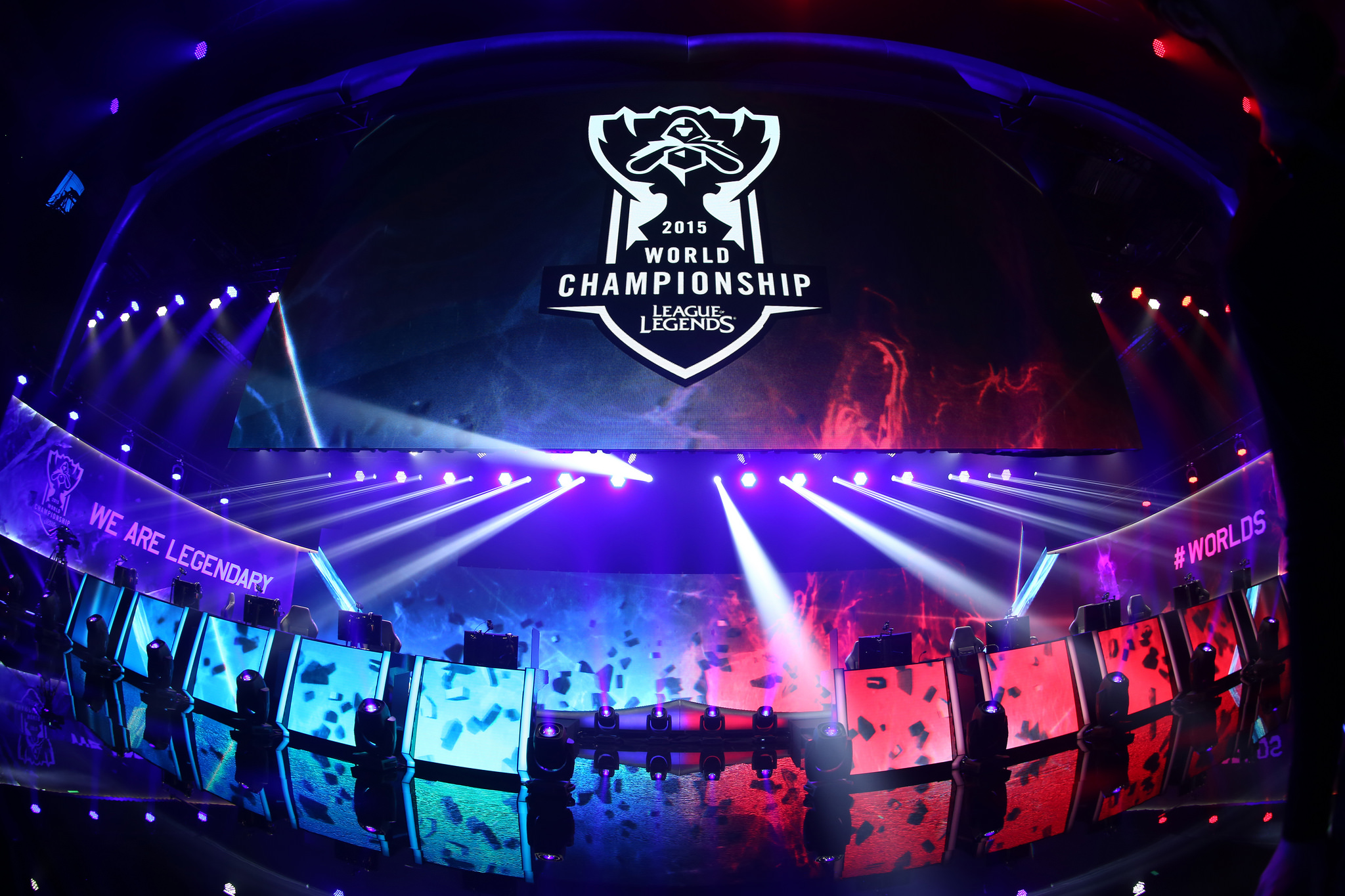 前辈们依然强大！ naiyou Viego轻松获得灵魂， Top Esports 在没有任何流血的情况下赢得了第一局。